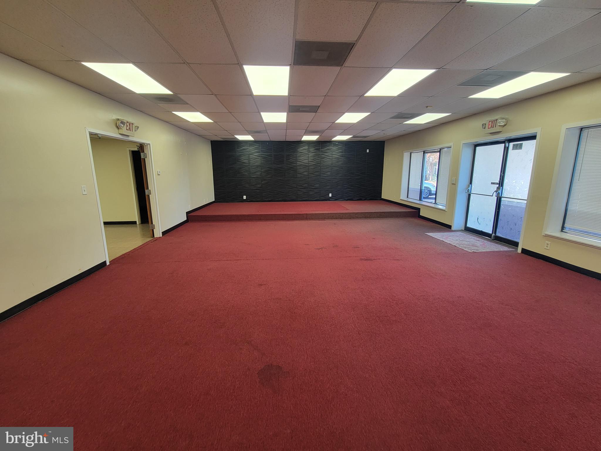 411 E DIAMOND AVENUE