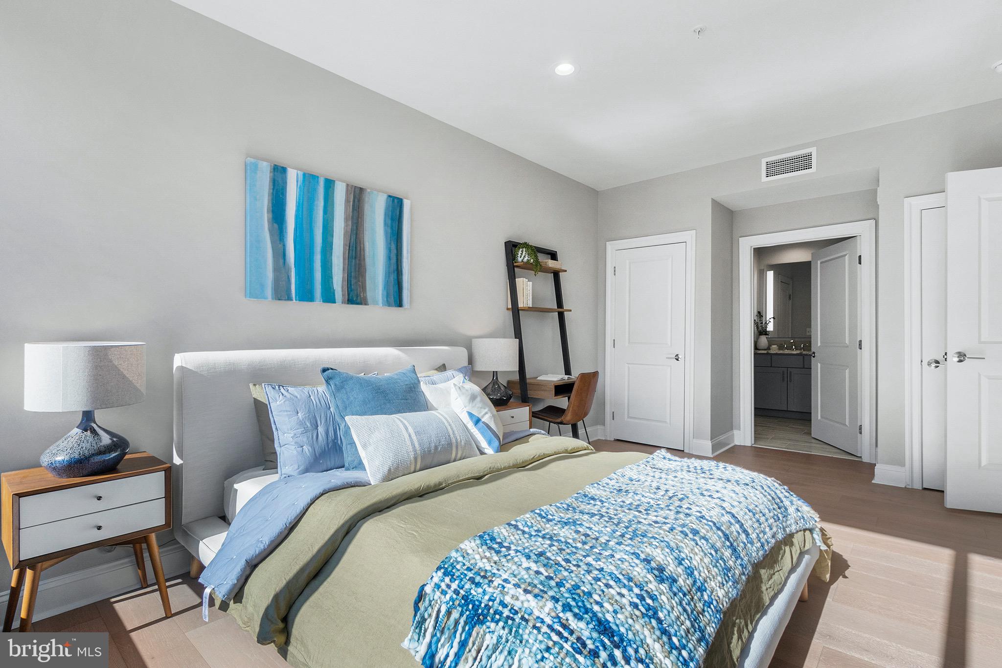 LOGAN SQUARE - Residential Lease