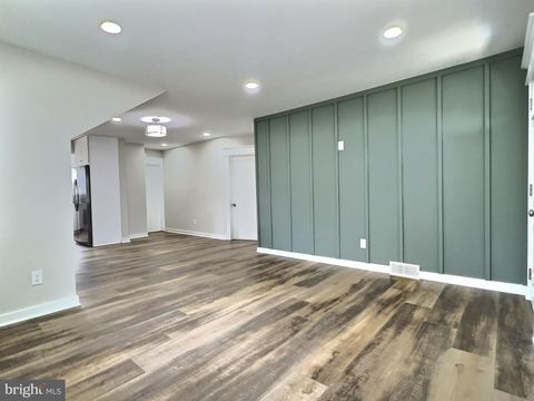 214 PARKWOOD DUNDALK MD 21222