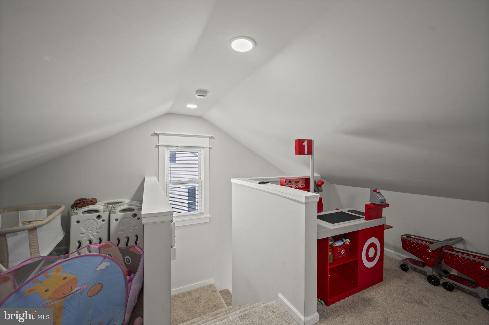 GRAY MANOR - Residential