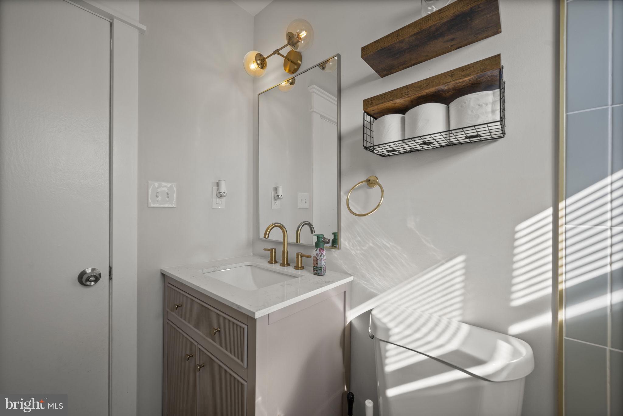 GRAY MANOR - Residential