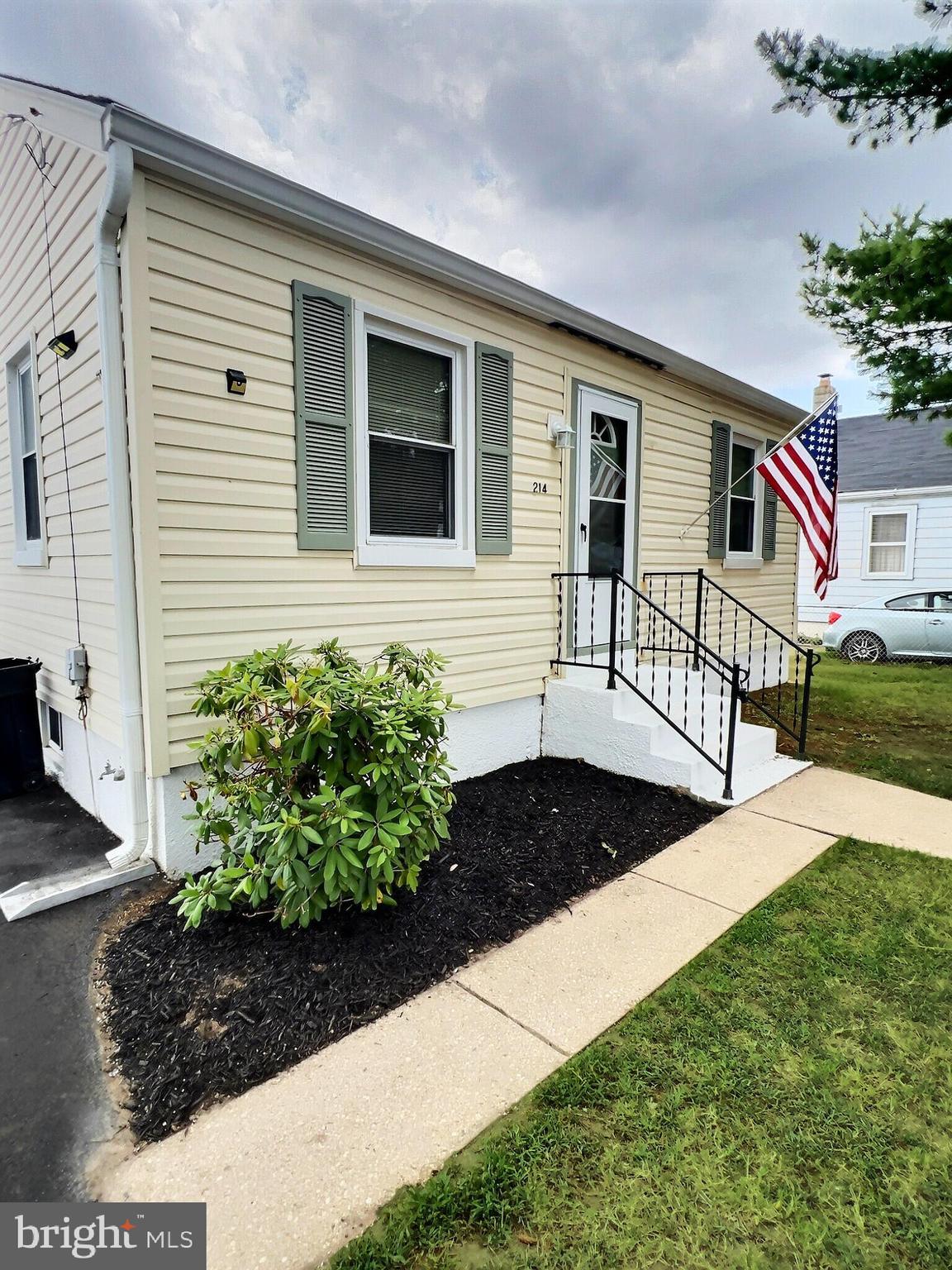 GRAY MANOR - Residential