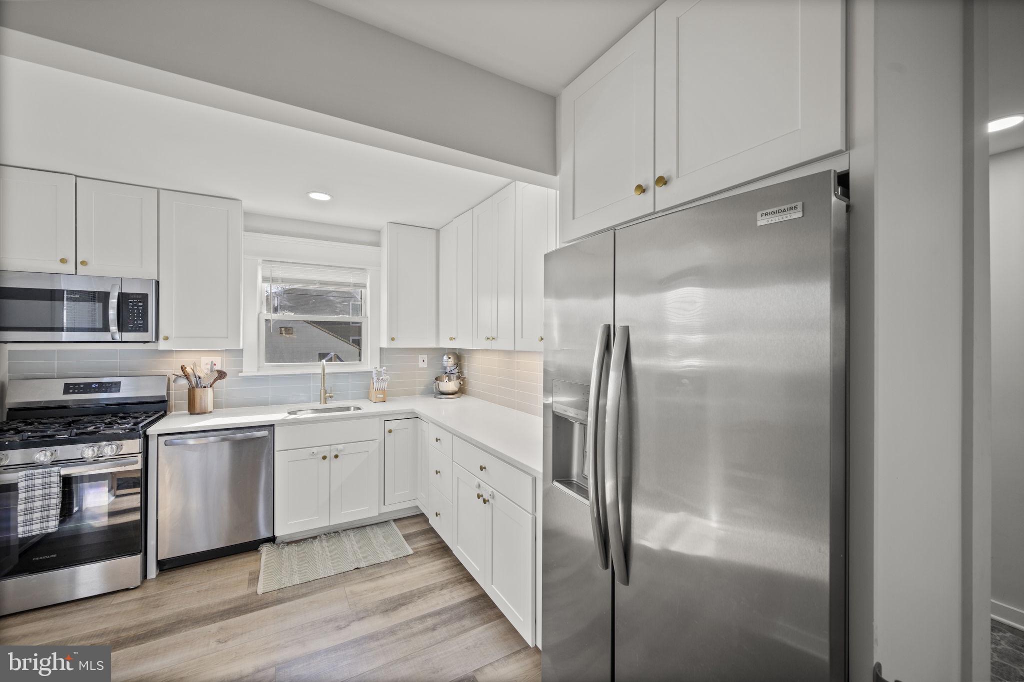 GRAY MANOR - Residential