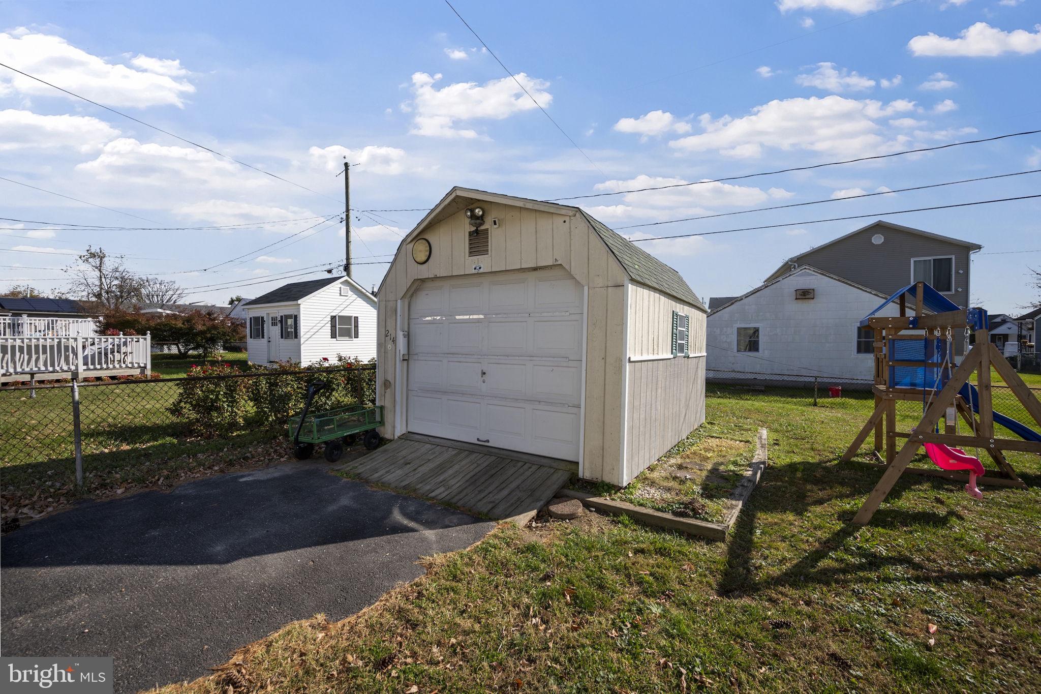 GRAY MANOR - Residential