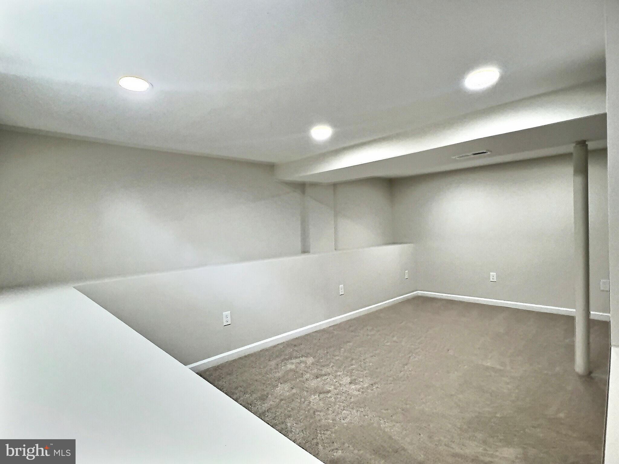 GRAY MANOR - Residential