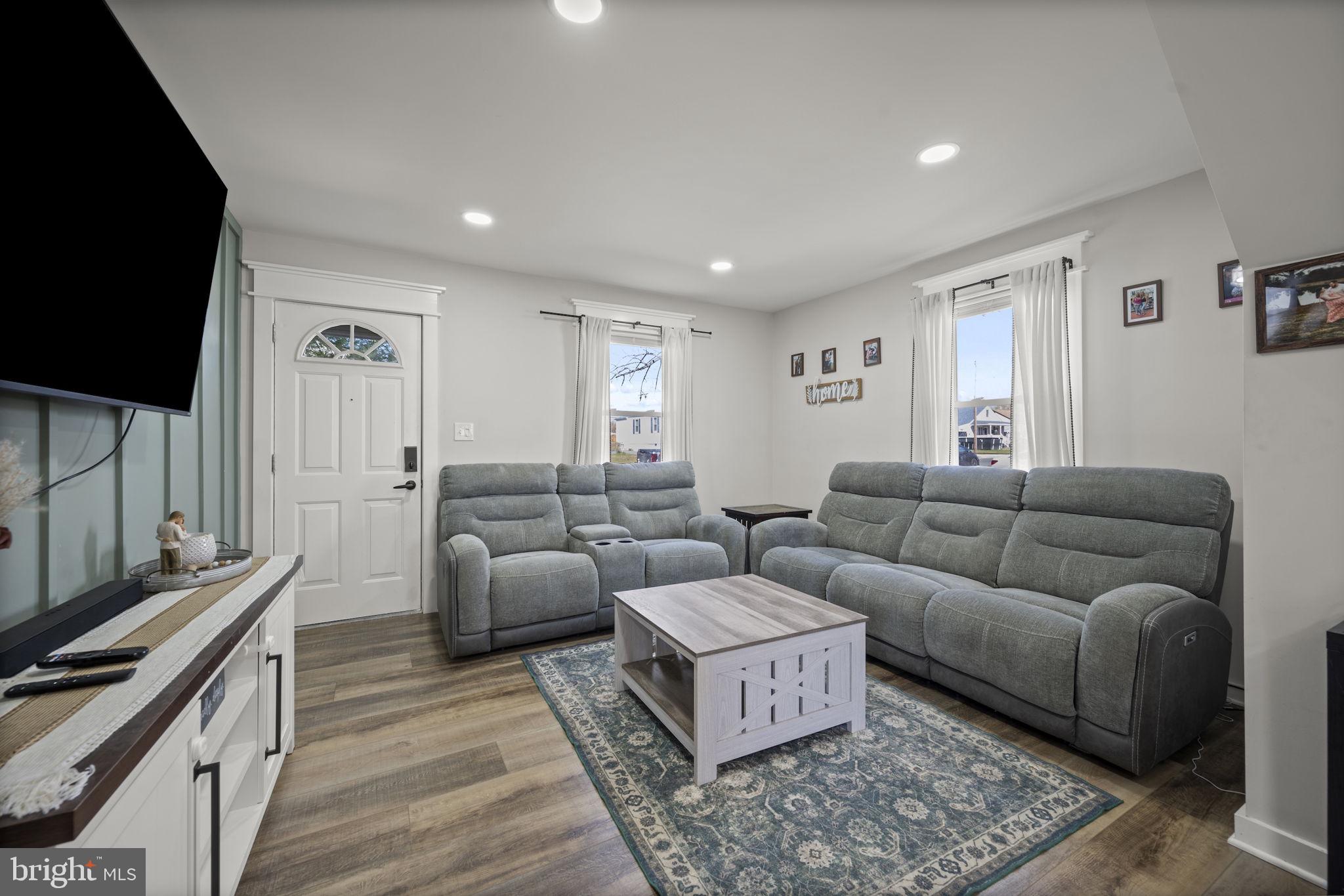 GRAY MANOR - Residential