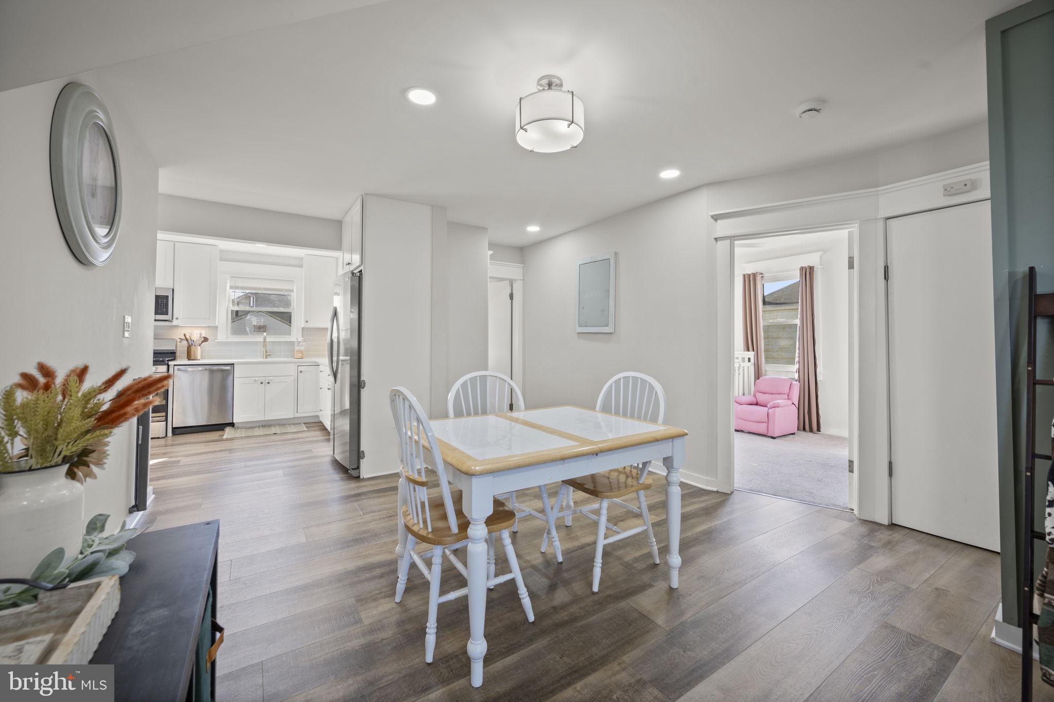 GRAY MANOR - Residential