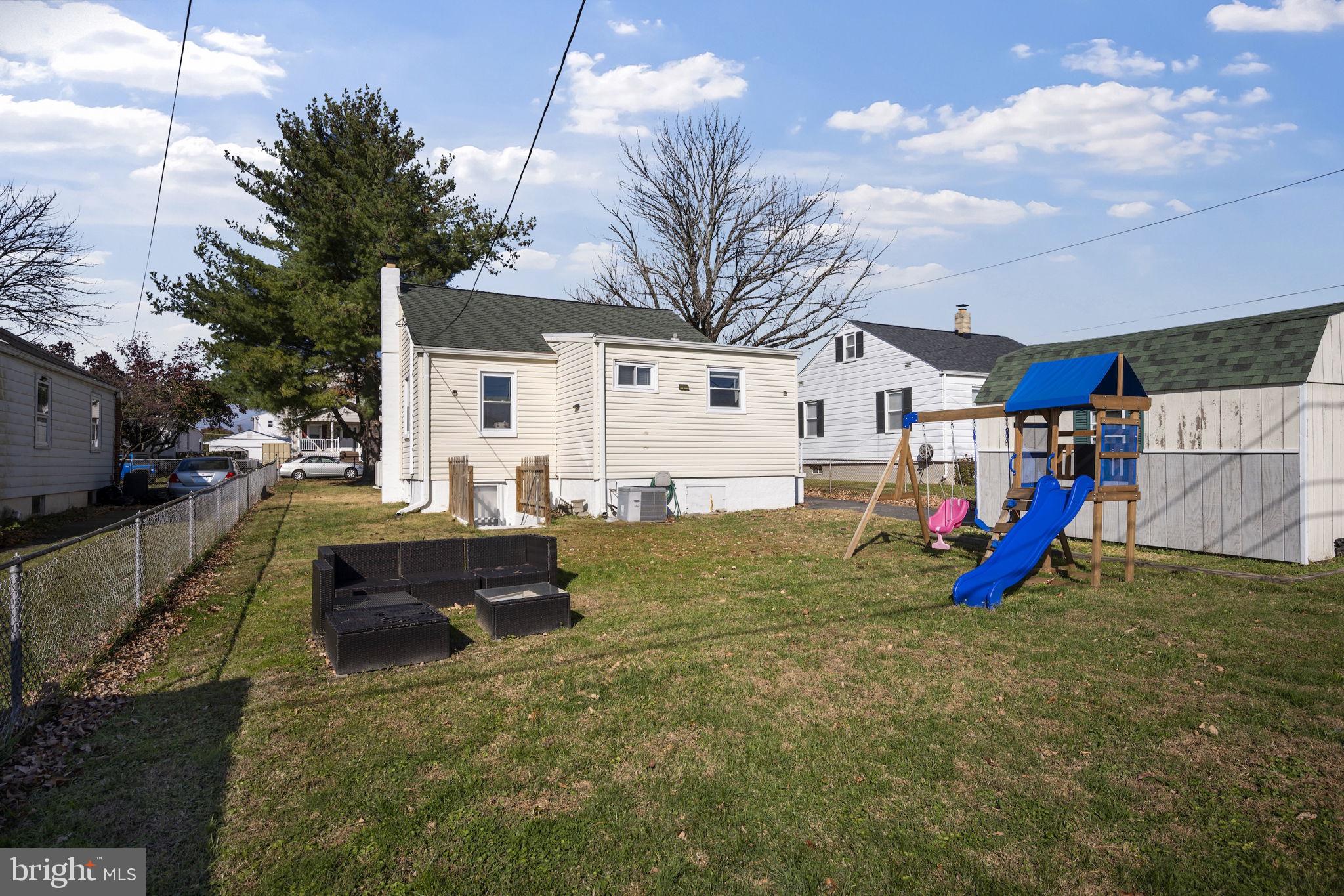 GRAY MANOR - Residential