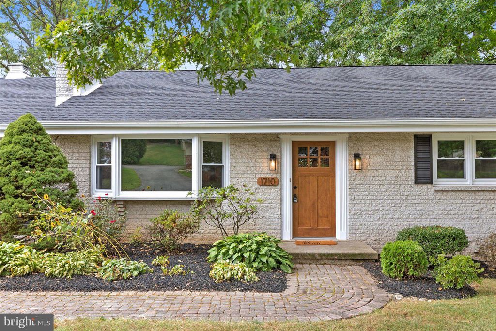 Photo of 1710 PENNSYLVANIA AVE, LANCASTER, PA 17602 (MLS # PALA2039934)