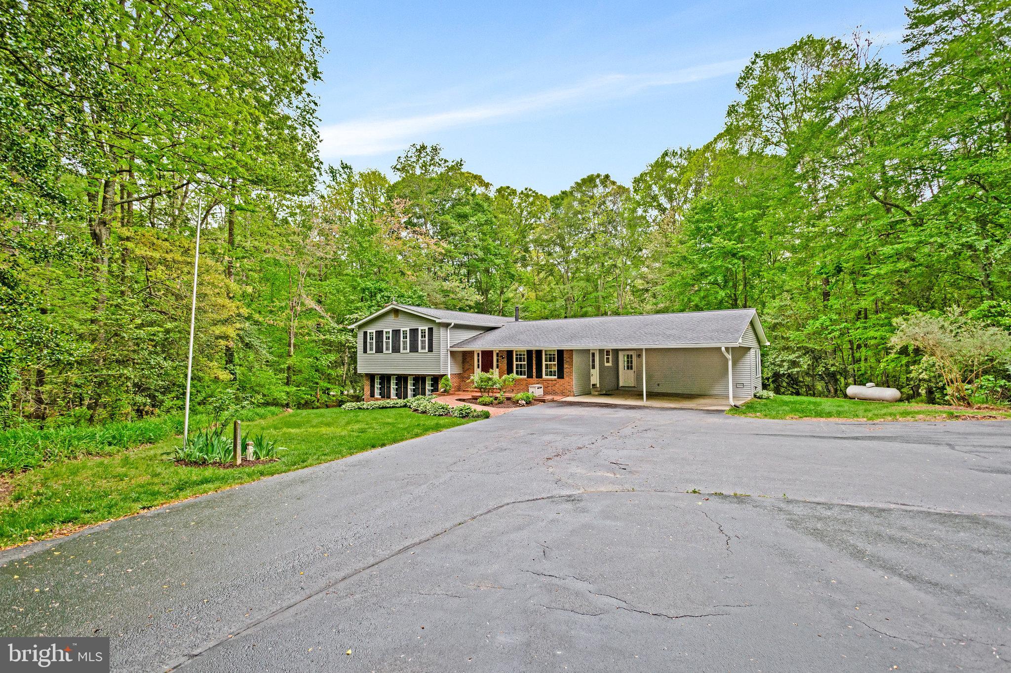 HALL'S HILLS - Residential