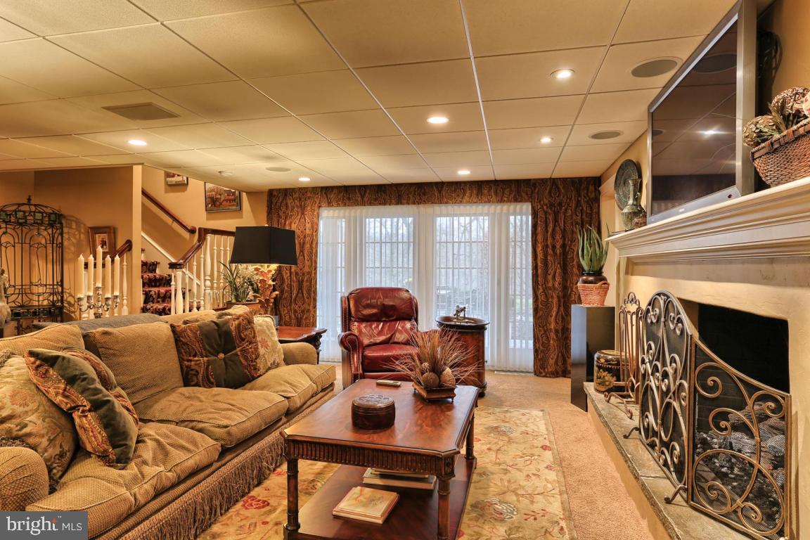 ESHELMAN ROAD - Residential