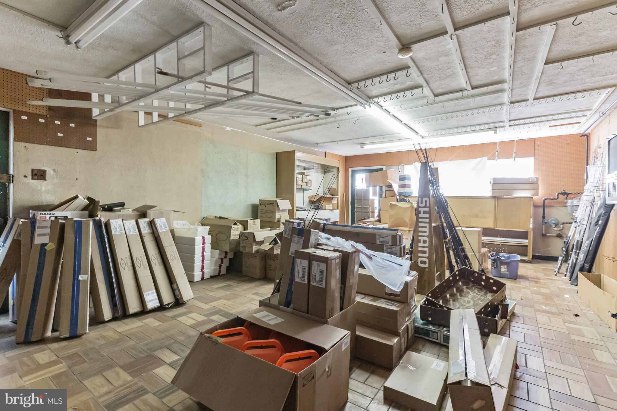 TORRESDALE (EAST) - Commercial Sale