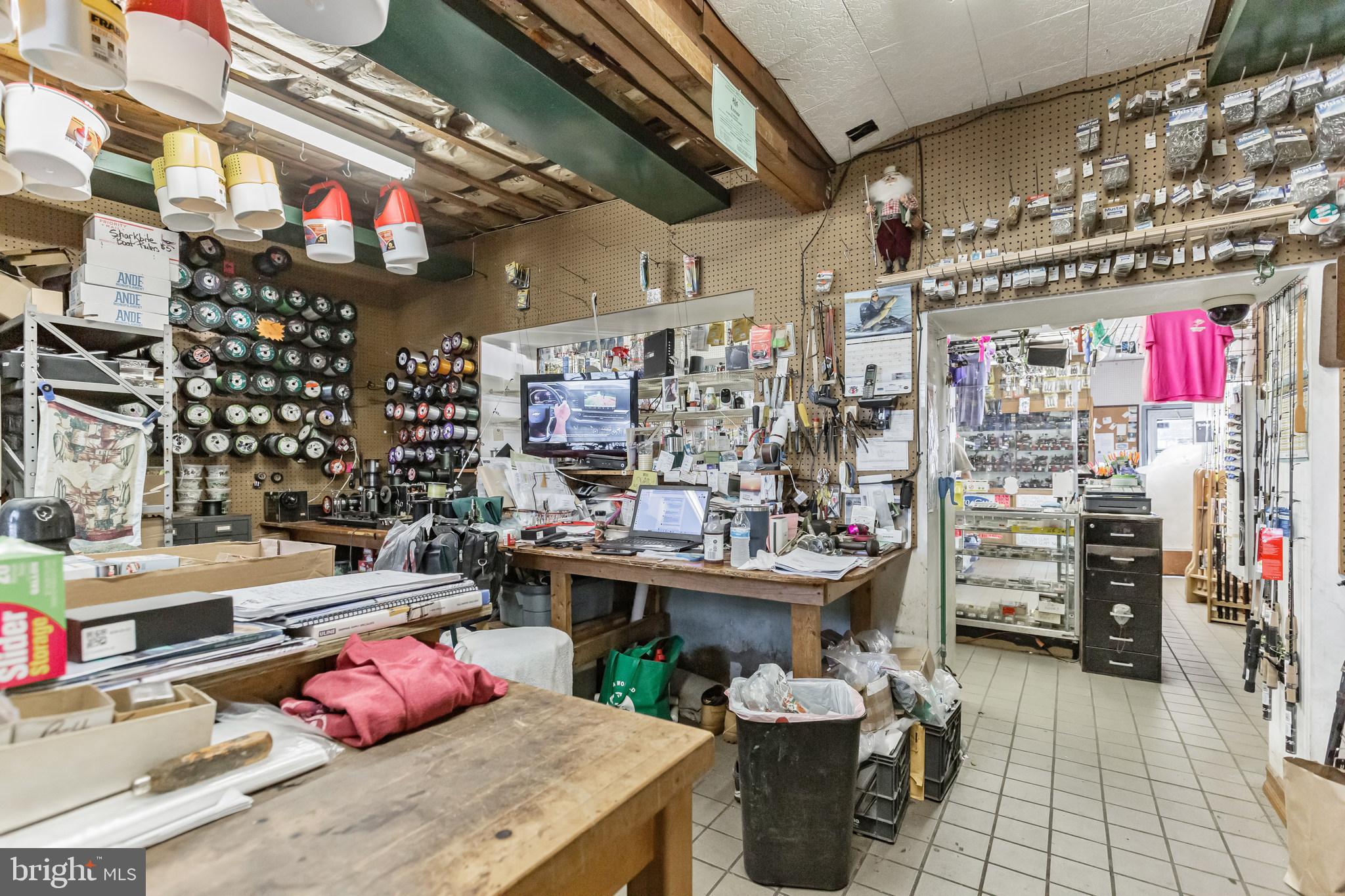 TORRESDALE (EAST) - Commercial Sale