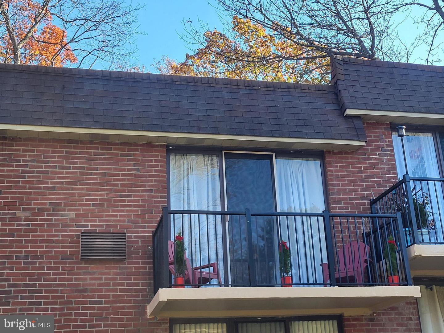 CONTEMPORARY VLG - Residential Lease