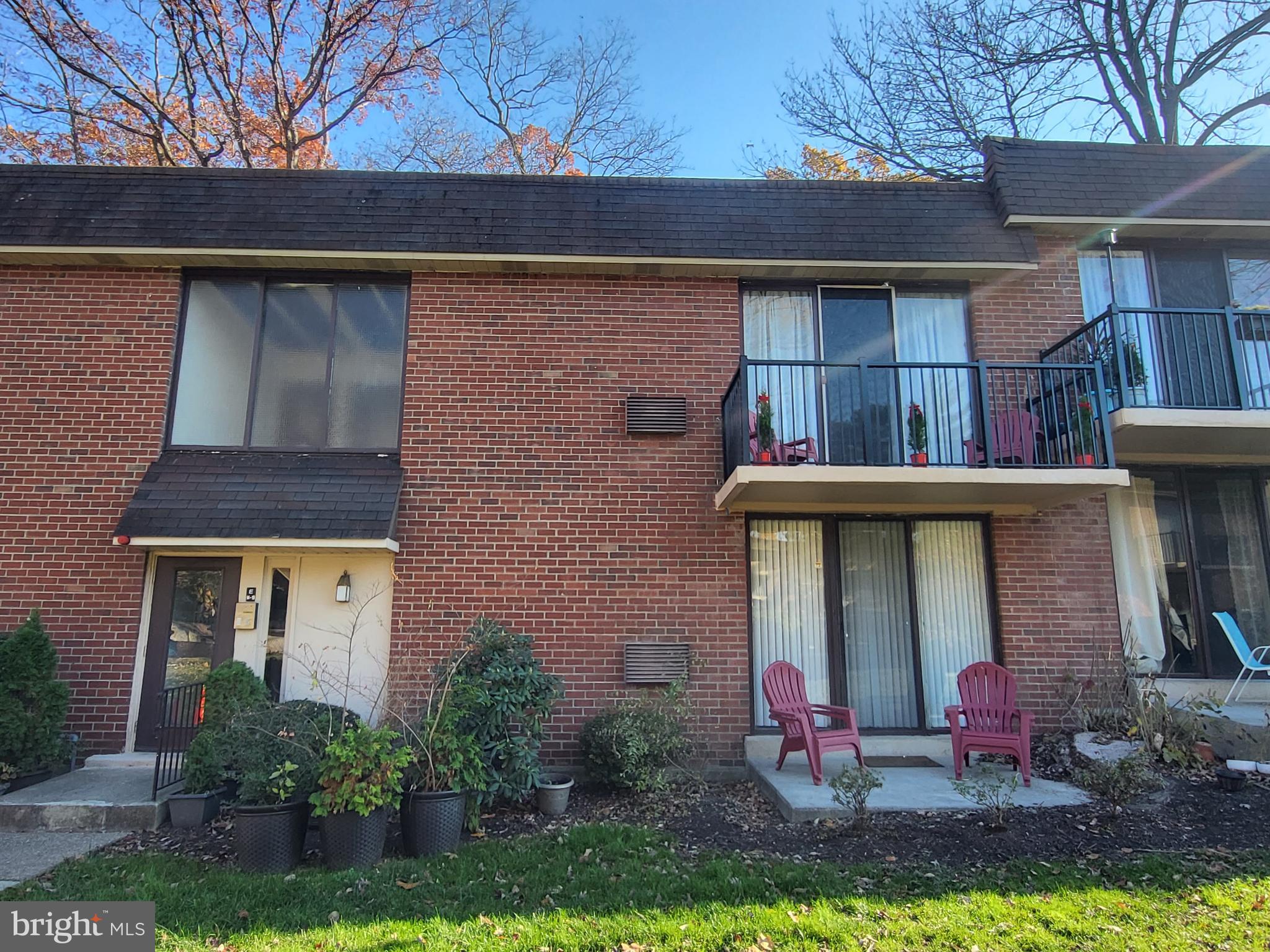 CONTEMPORARY VLG - Residential Lease