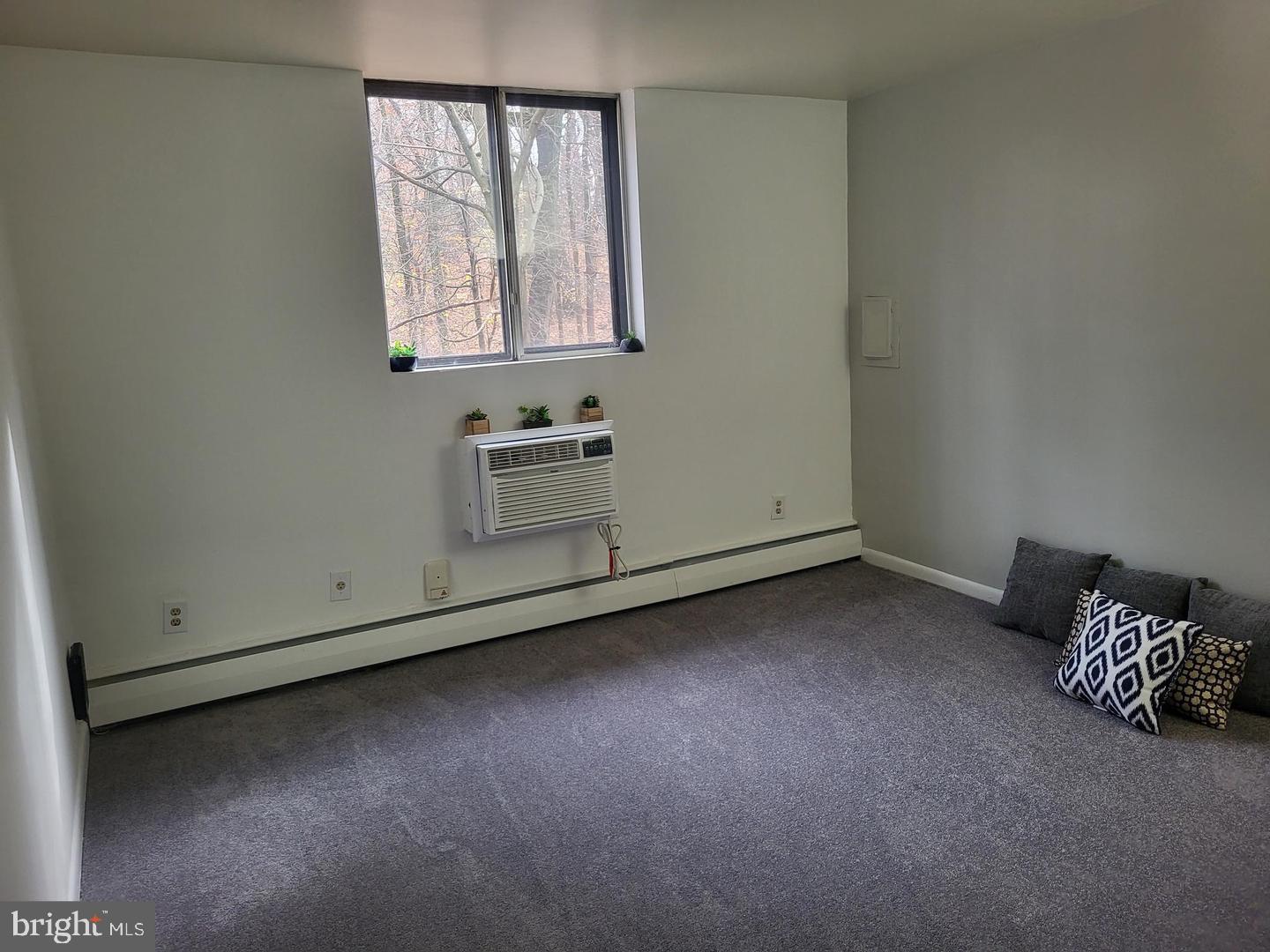 CONTEMPORARY VLG - Residential Lease