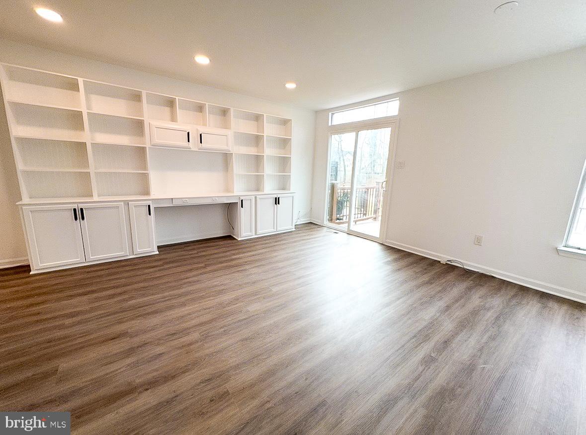 WHITE OAK - Residential