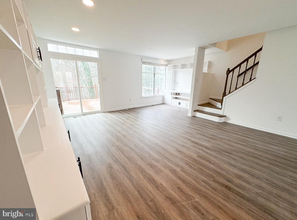 WHITE OAK - Residential