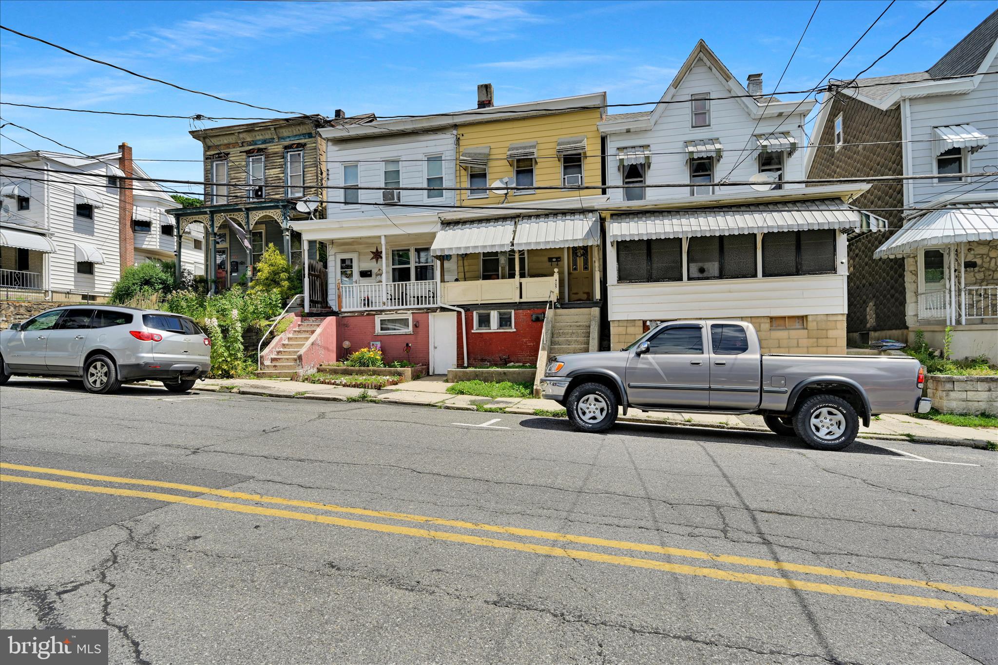 405 S SAINT JOHN STREET