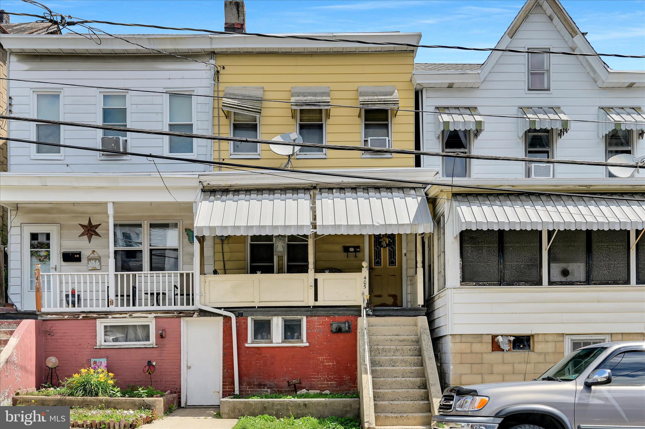 405 S SAINT JOHN STREET