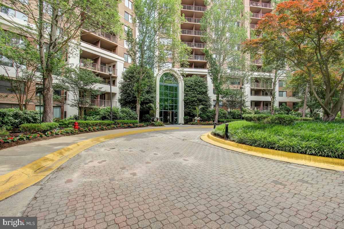 GROSVENOR PARK - Residential Lease