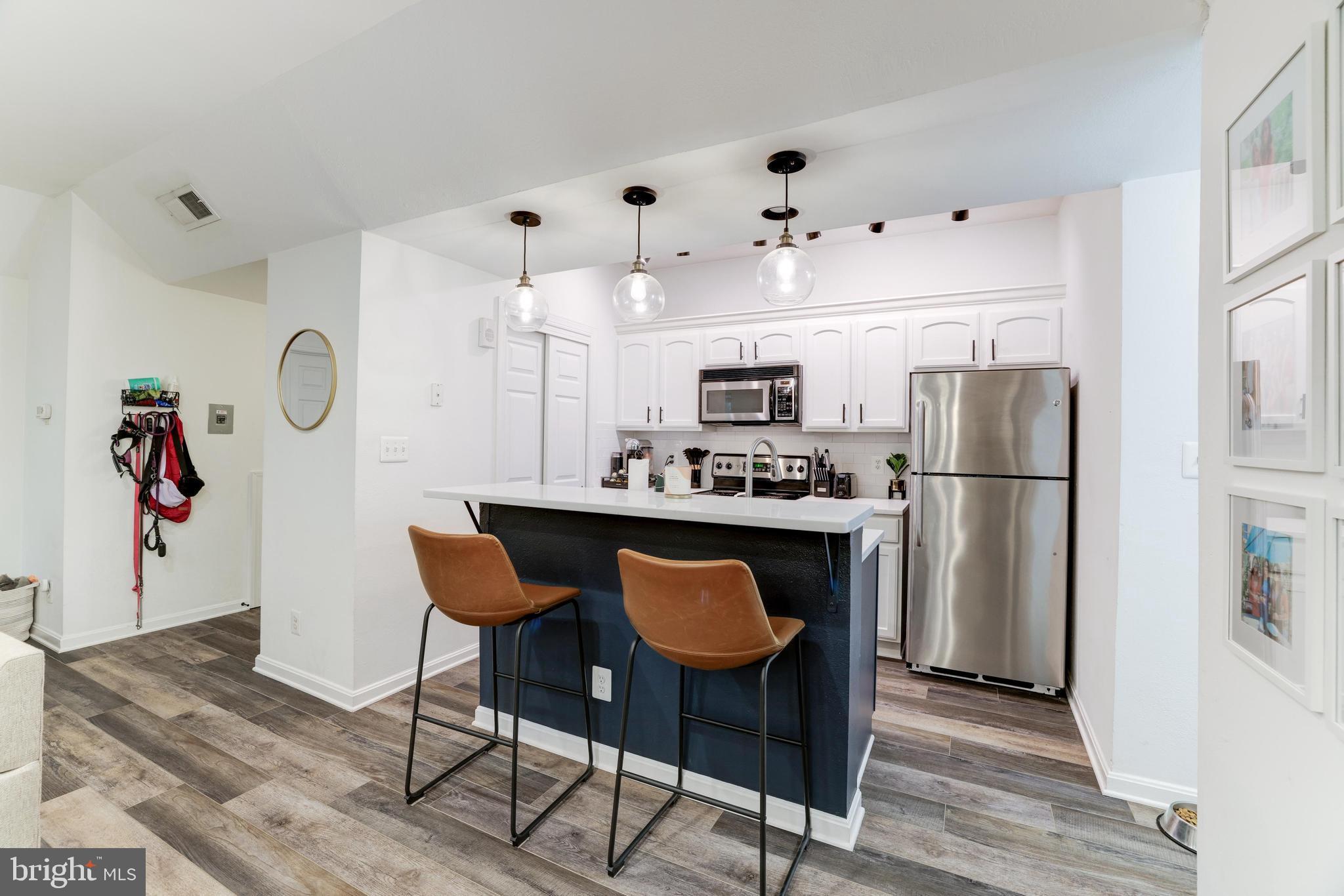 PENDERBROOK SQUARE CONDOMINIUMS - Residential Lease