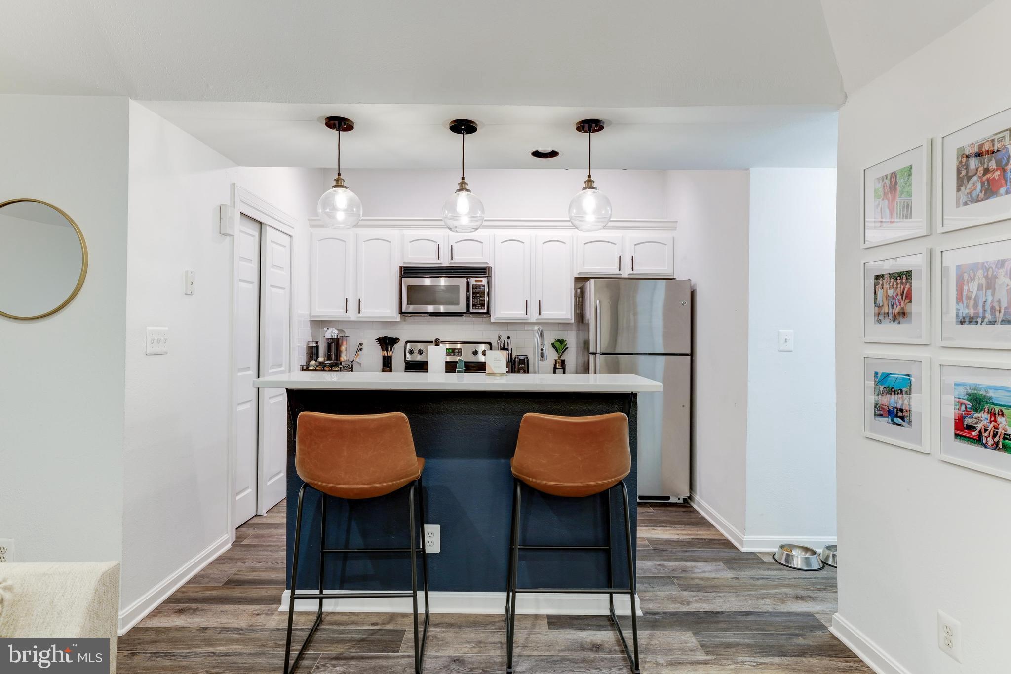 PENDERBROOK SQUARE CONDOMINIUMS - Residential Lease