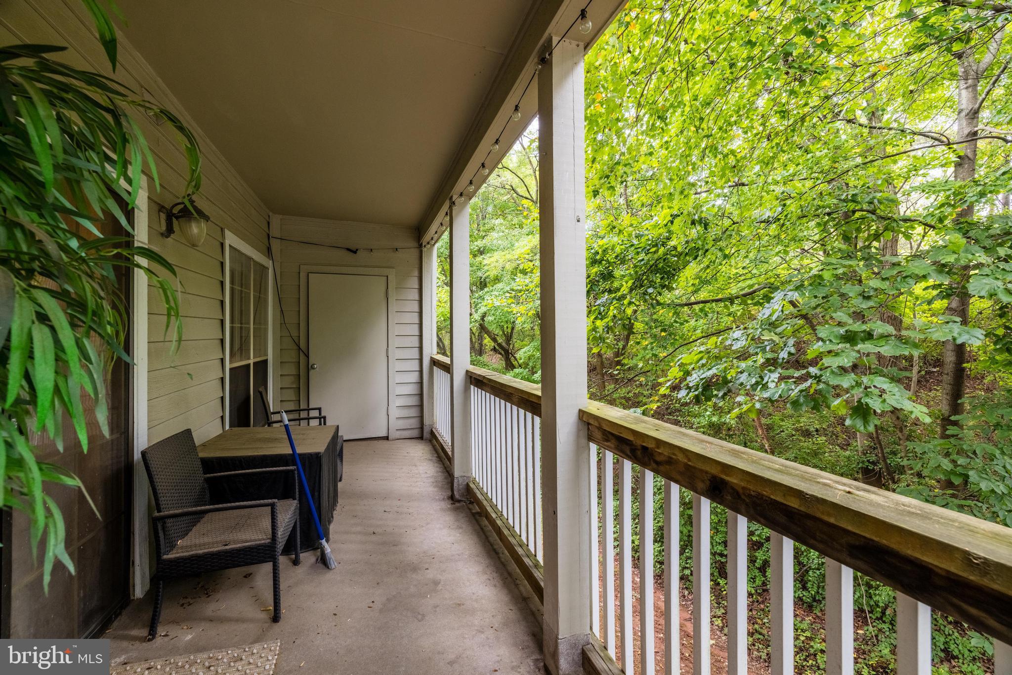 PENDERBROOK SQUARE CONDOMINIUMS - Residential Lease