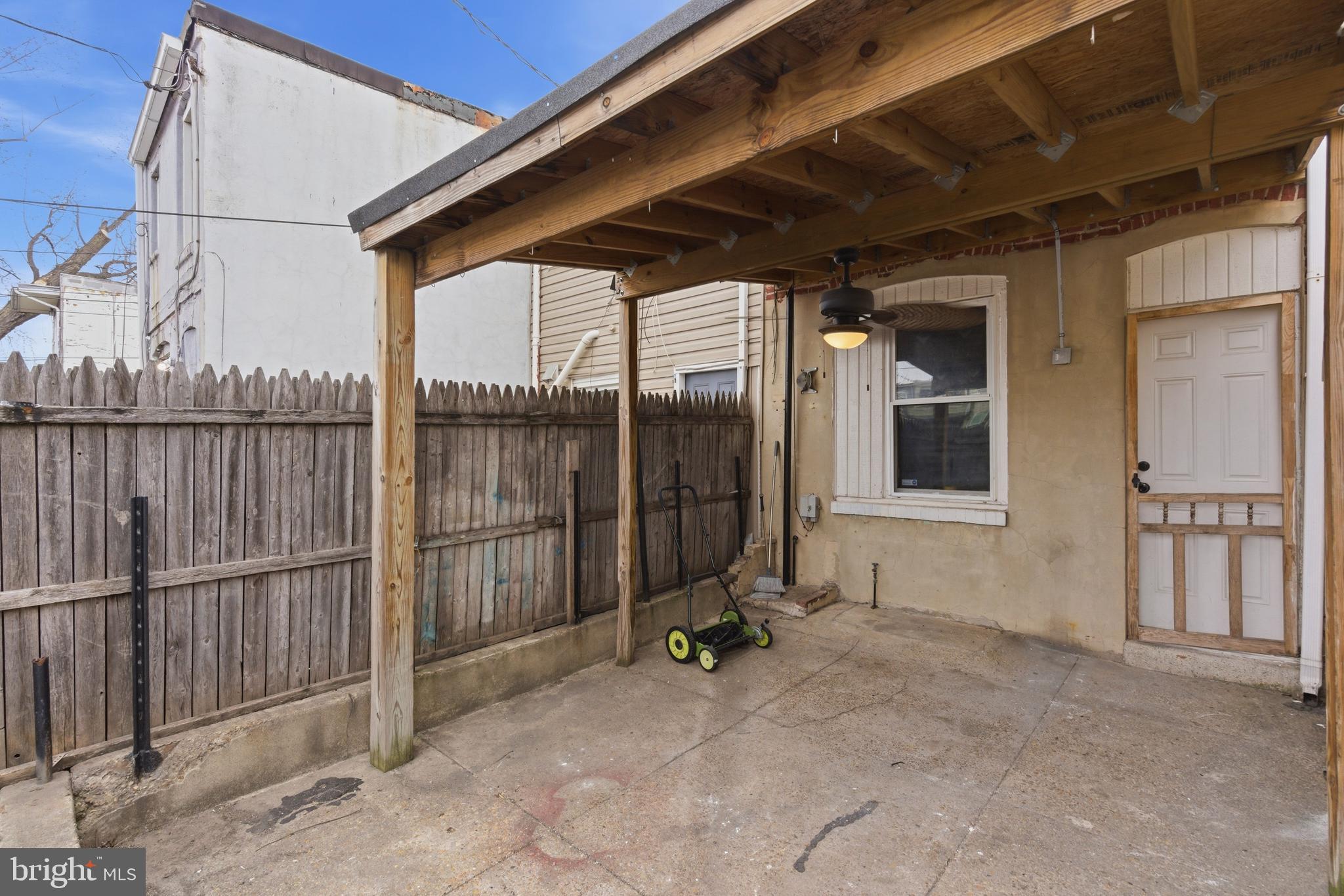 HIGHLANDTOWN - Residential