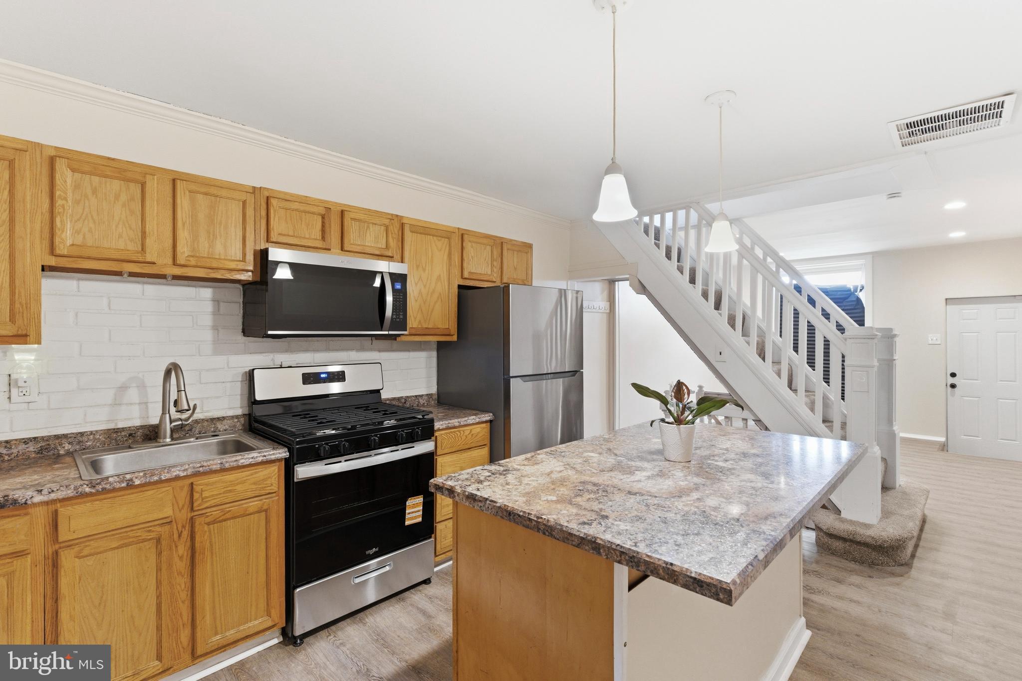 HIGHLANDTOWN - Residential