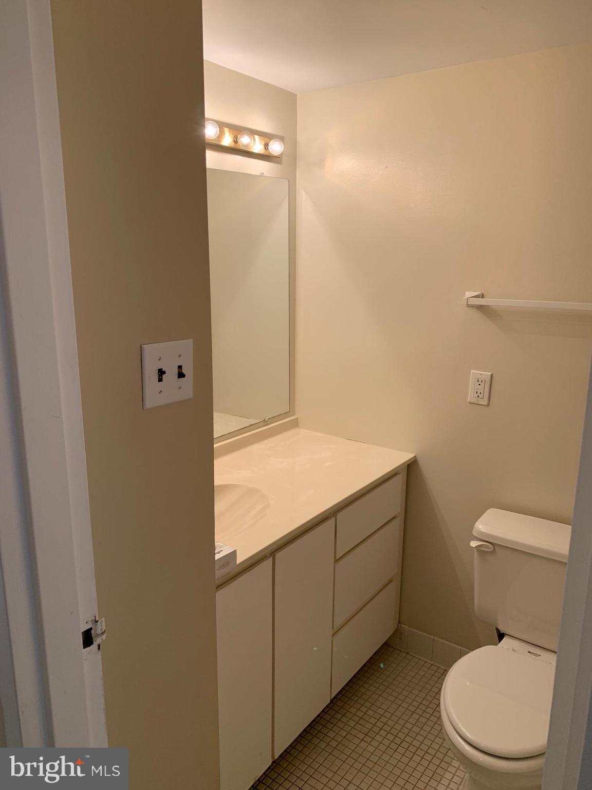 IDYLWOOD TOWERS - Residential Lease