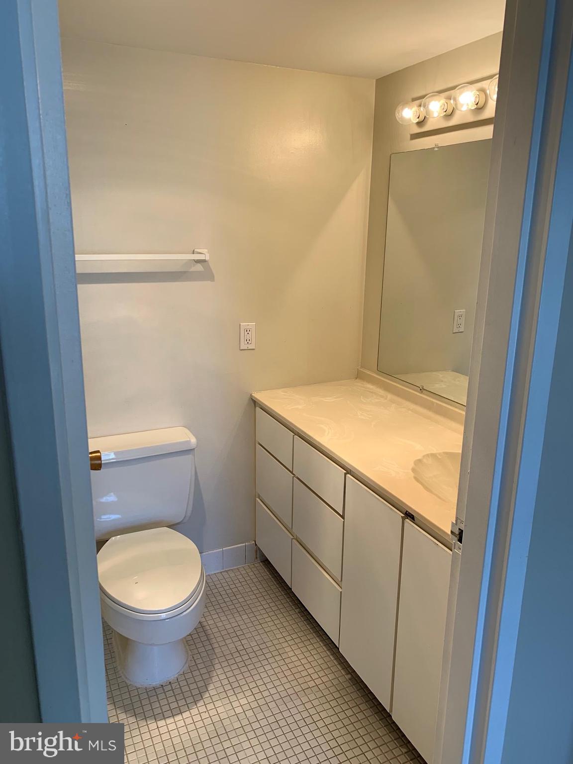 IDYLWOOD TOWERS - Residential Lease