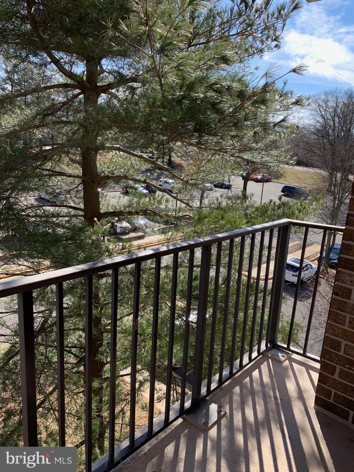 IDYLWOOD TOWERS - Residential Lease