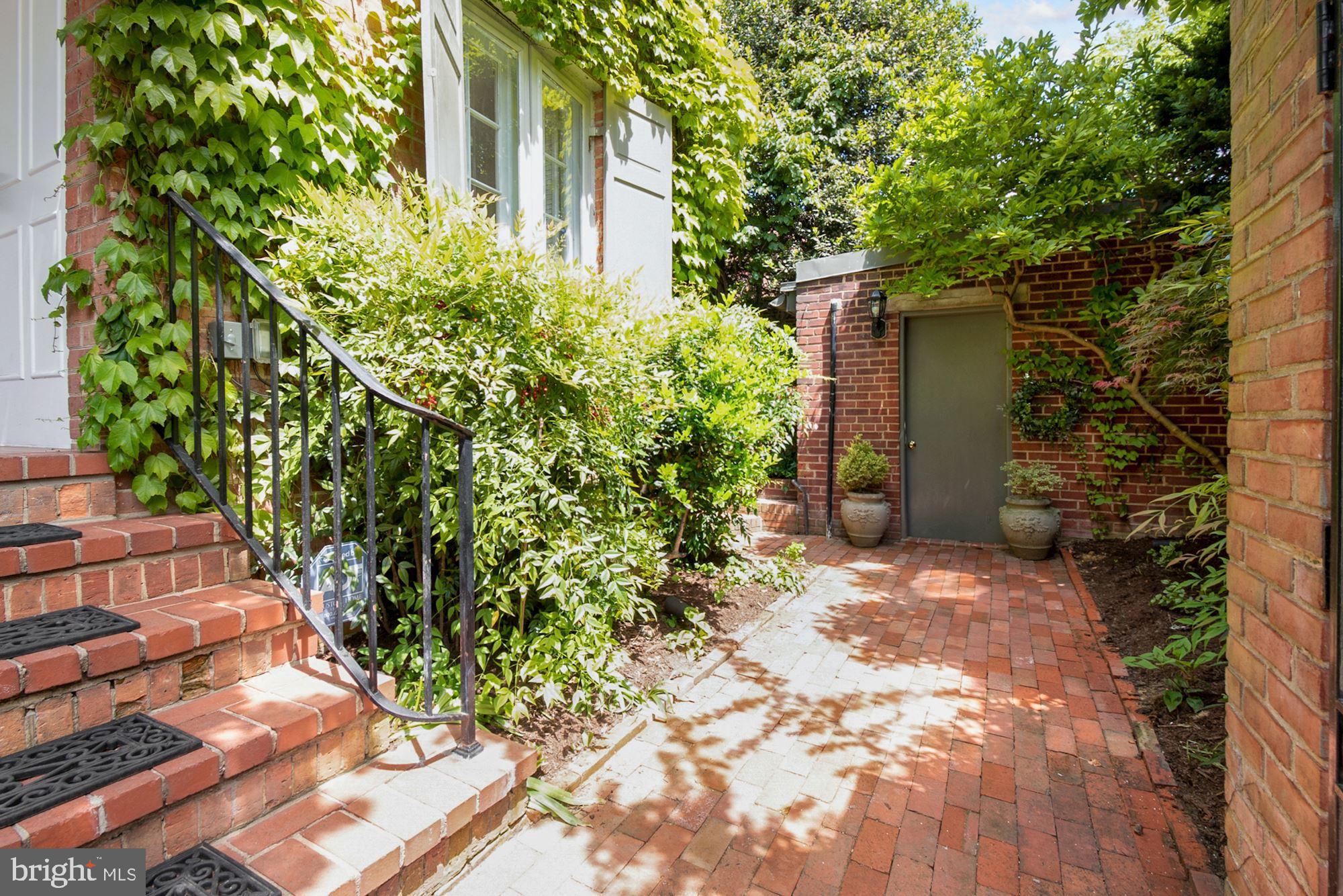 GEORGETOWN - Residential