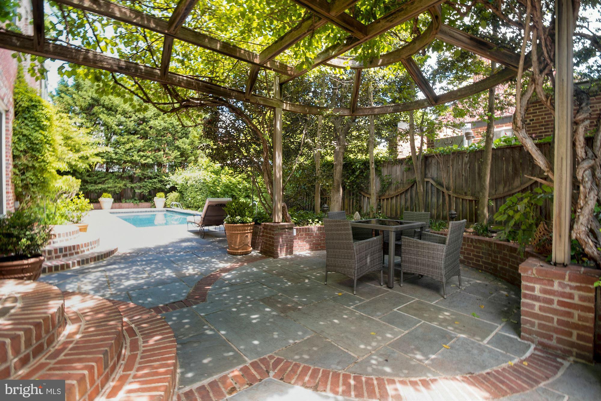 GEORGETOWN - Residential