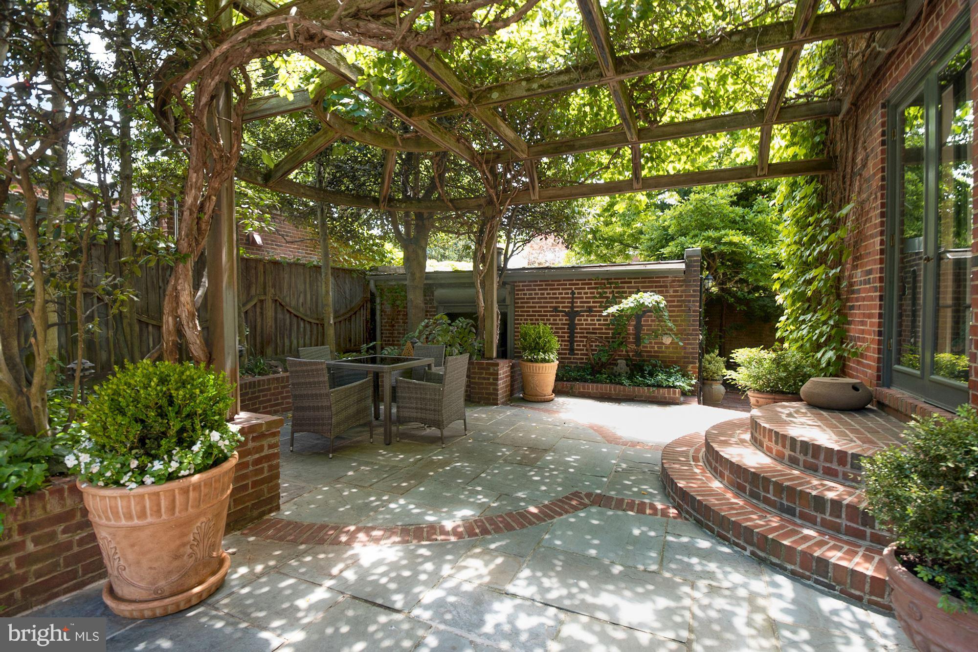 GEORGETOWN - Residential