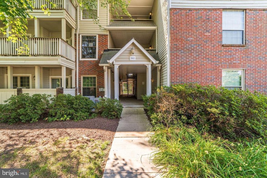 Must see condo! Great location, cozy fireplace, large deck off living room & master, 9ft ceilings shows well,, 1 dedicated parking spot but loads of guest parking. Close to Vienna Metro, Fair Oaks Mall, Fairfax Corner, I-66, Fairfax County Parkway. Quick access to DC directly on I-66, close to schools, shopping, recreation and more.  Penderbrook offers the most of extensive amenities: community center & 2 fitness centers, 2 swimming pools, tennis & basketball courts, walking paths as well as a tot lot/playground, a beautiful golf course at reduced fees for residents Just twelve miles to Dulles Airport, catch the Metro Silver Line in Reston or catch the community bus that takes you to the Orange Line at the Vienna Metro.