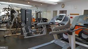PENDERBROOK SQUARE CONDOMINIUMS - Residential Lease