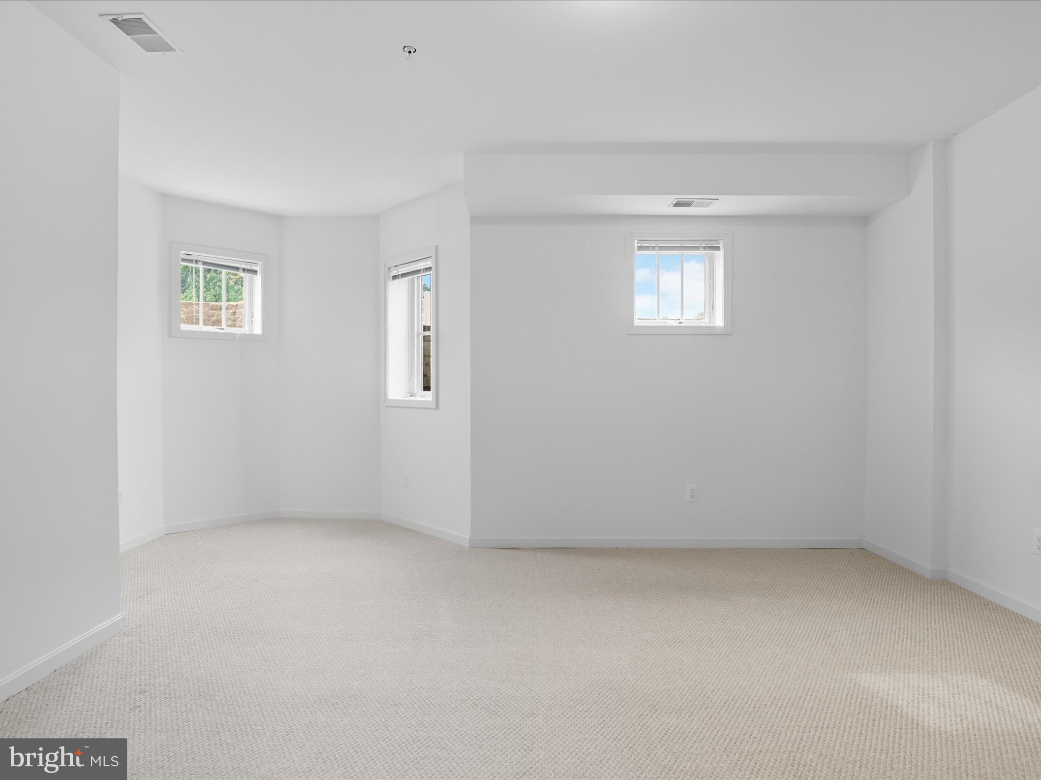 OAKMONT - Residential