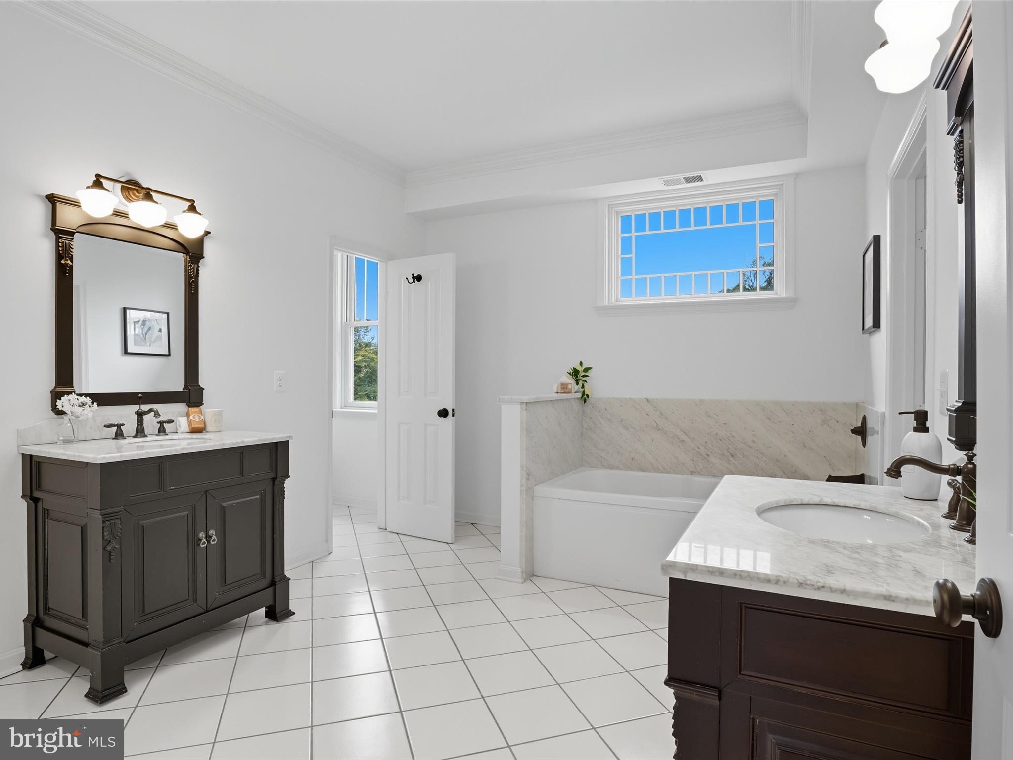 OAKMONT - Residential