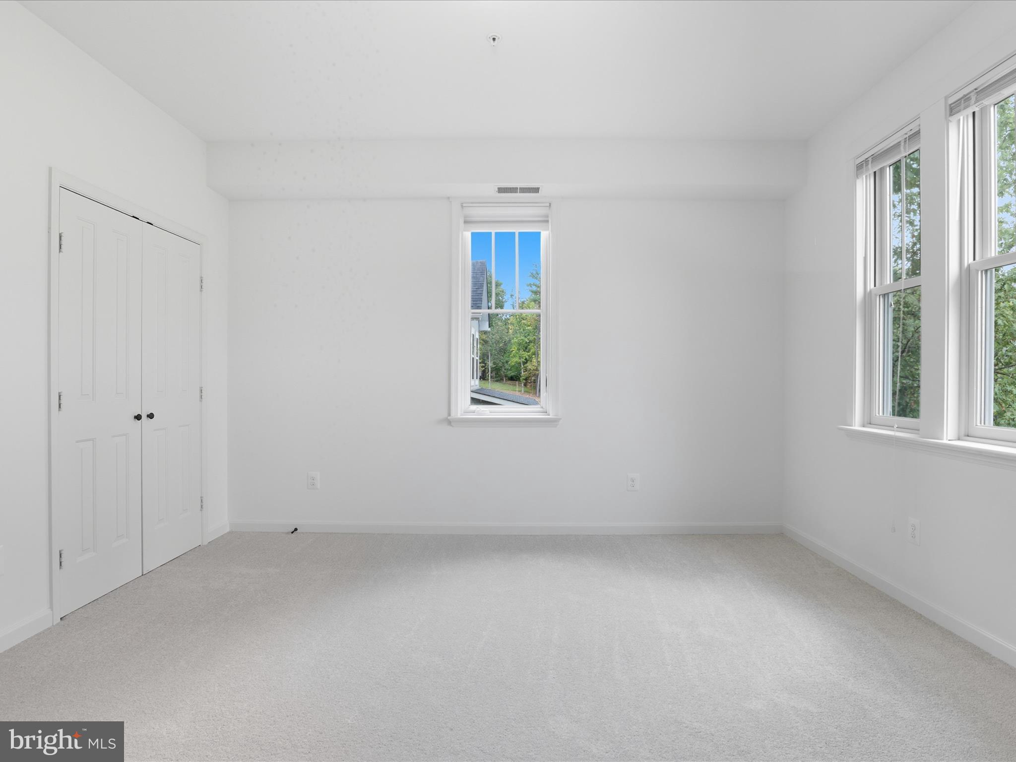 OAKMONT - Residential