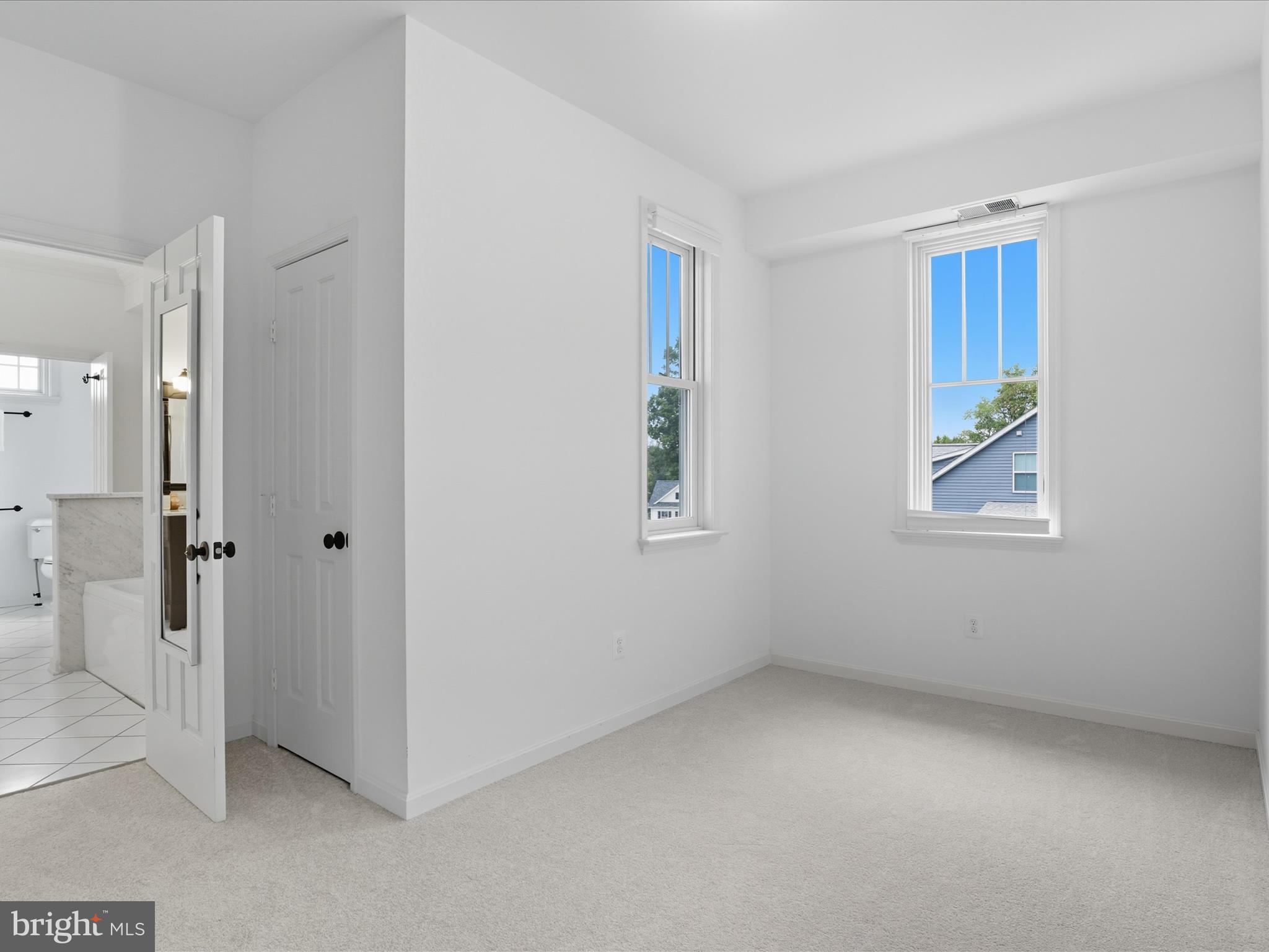 OAKMONT - Residential