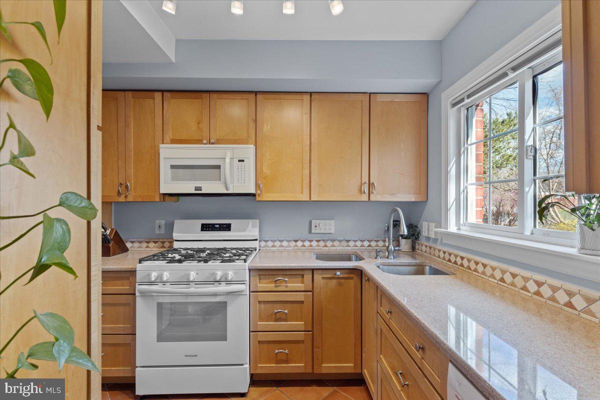 PARKFAIRFAX - Residential