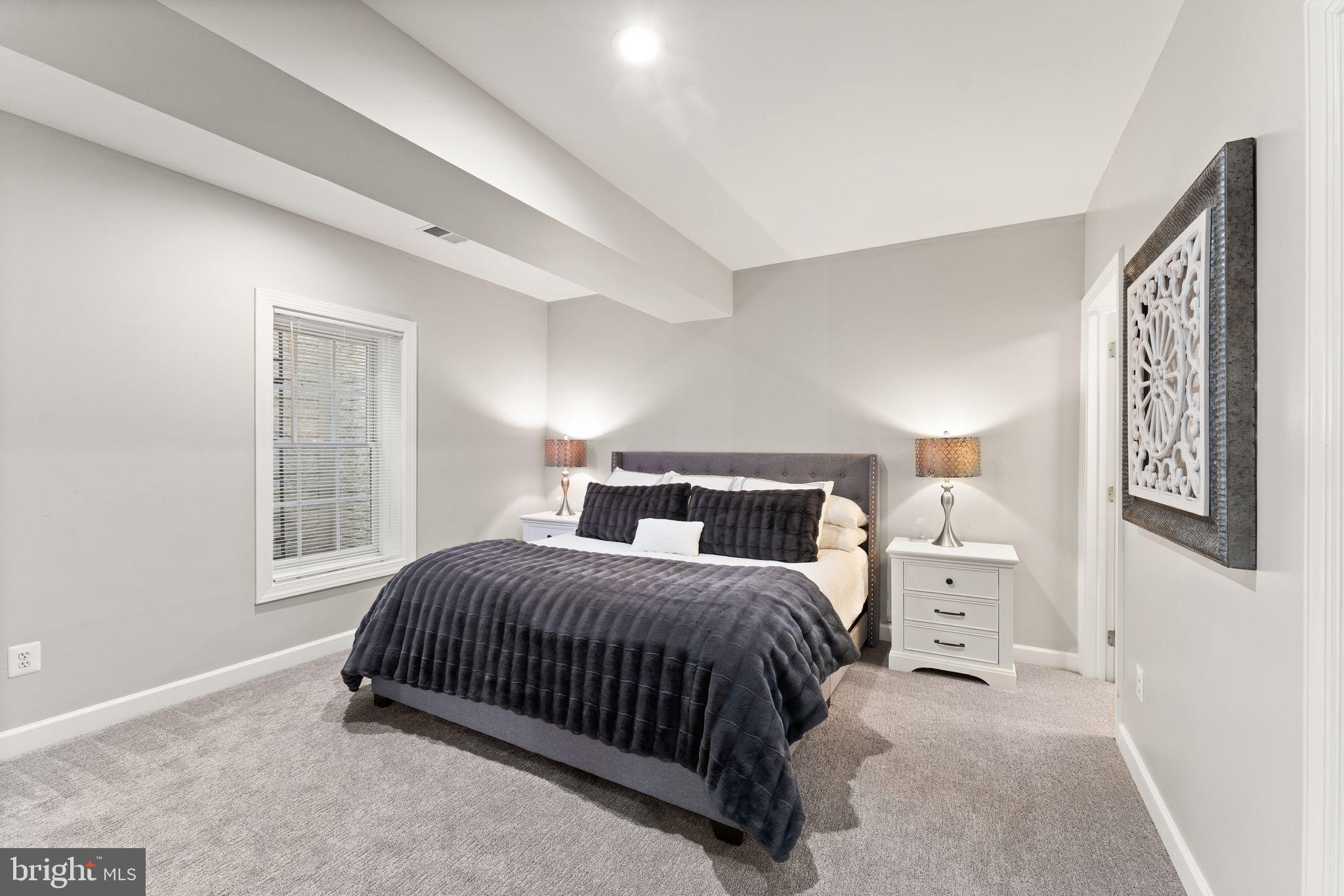 LANSDOWNE ON THE POTOMAC - Residential