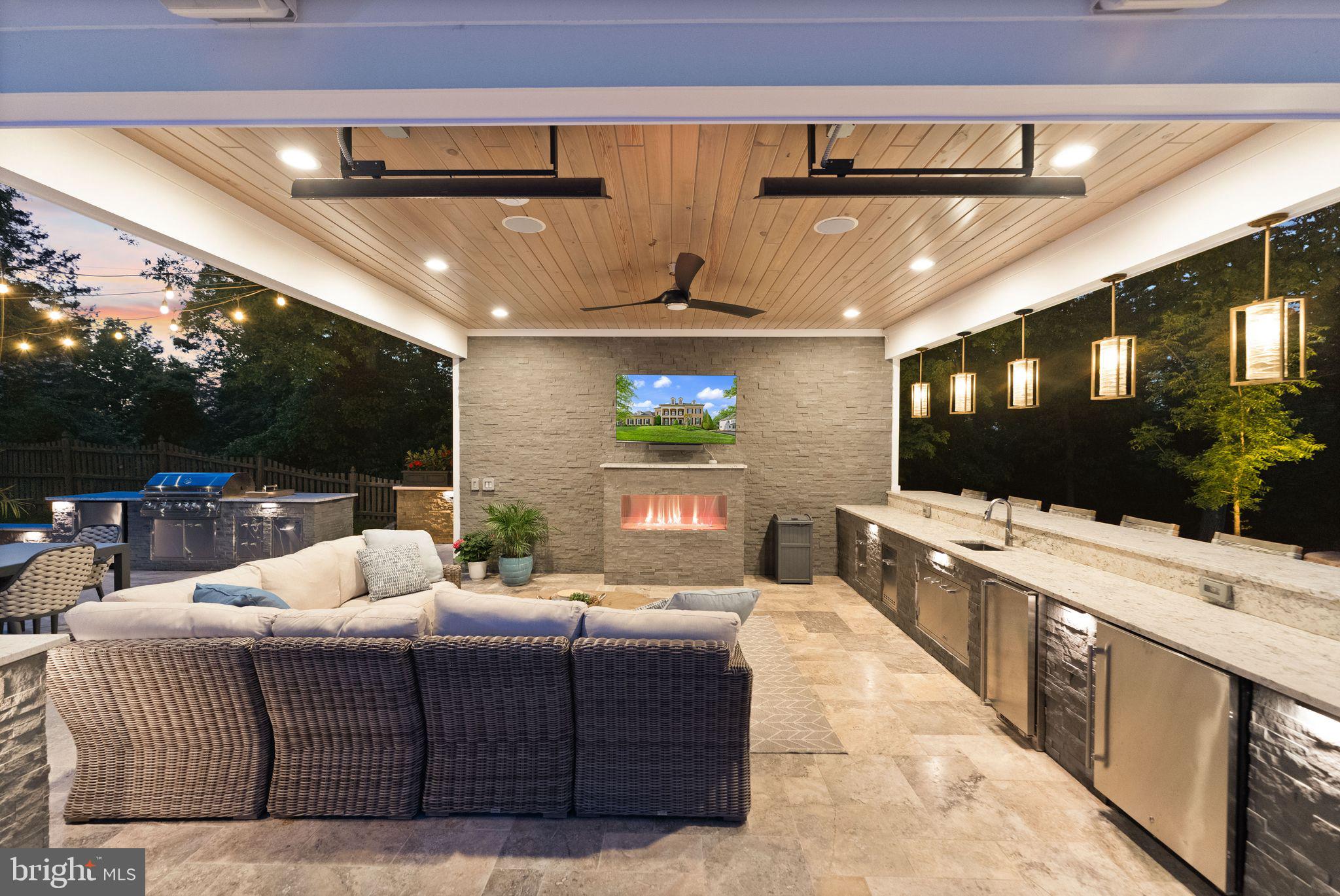 LANSDOWNE ON THE POTOMAC - Residential