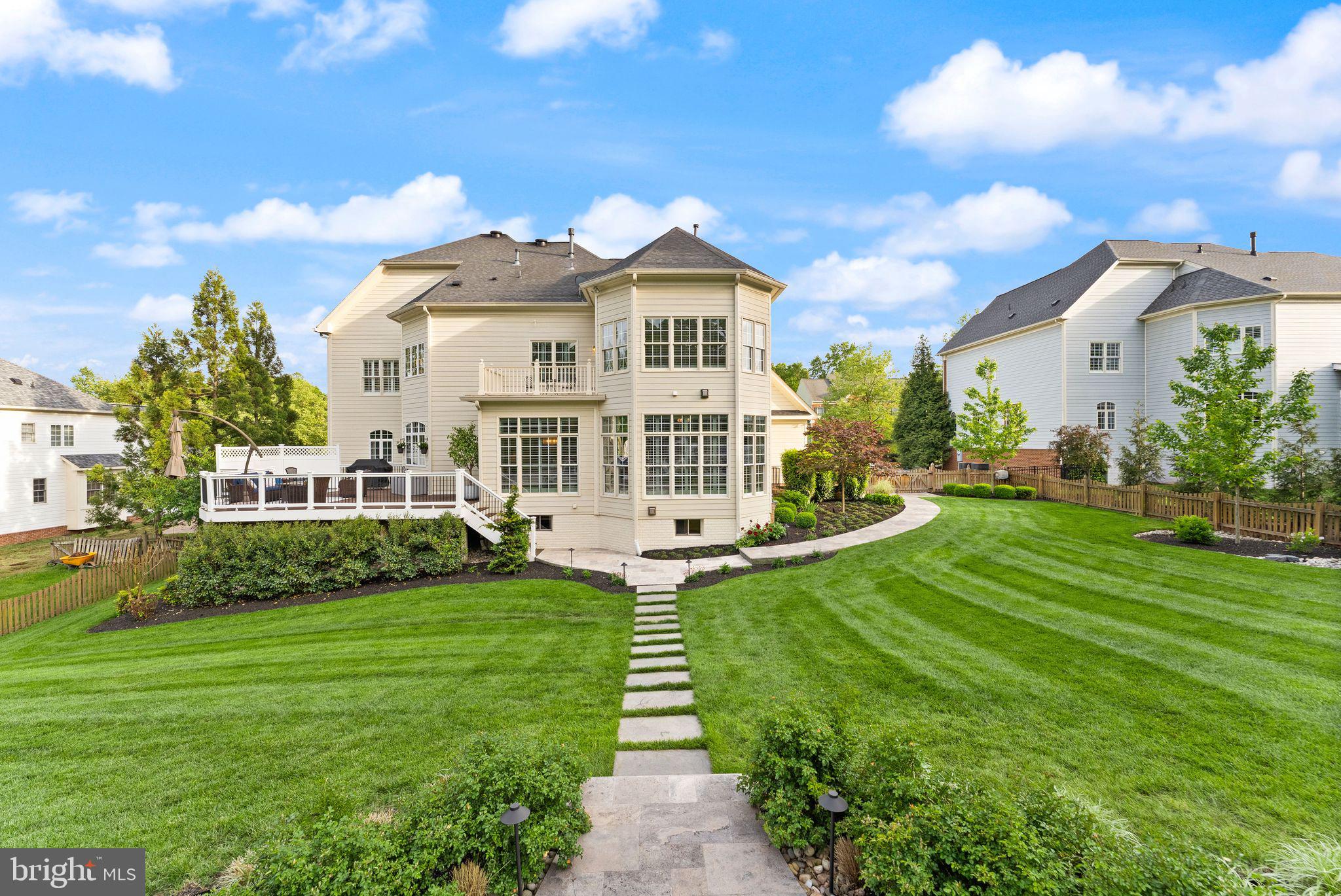 LANSDOWNE ON THE POTOMAC - Residential