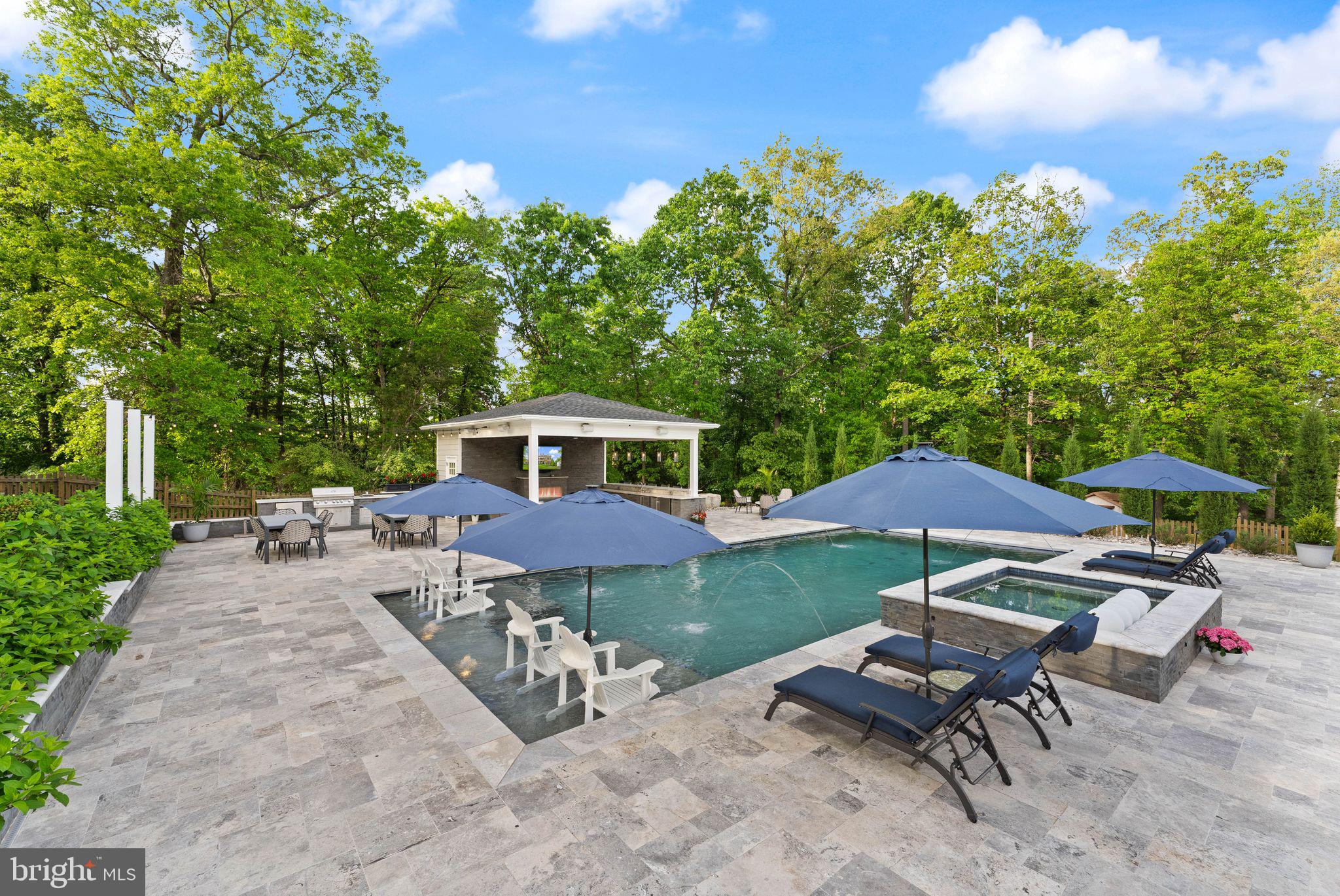 LANSDOWNE ON THE POTOMAC - Residential