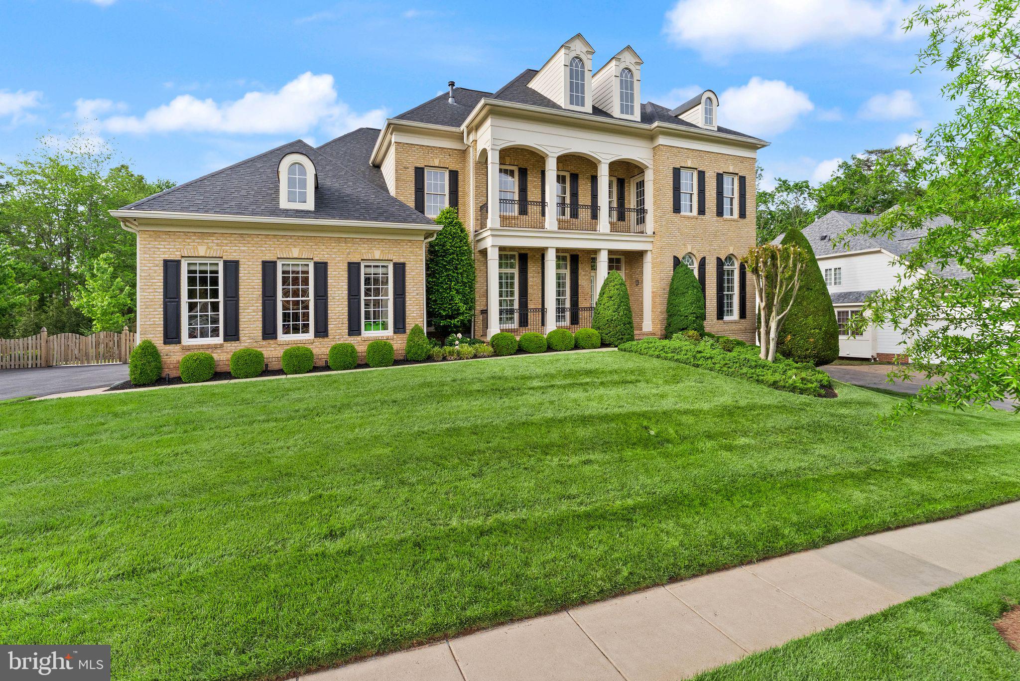 LANSDOWNE ON THE POTOMAC - Residential