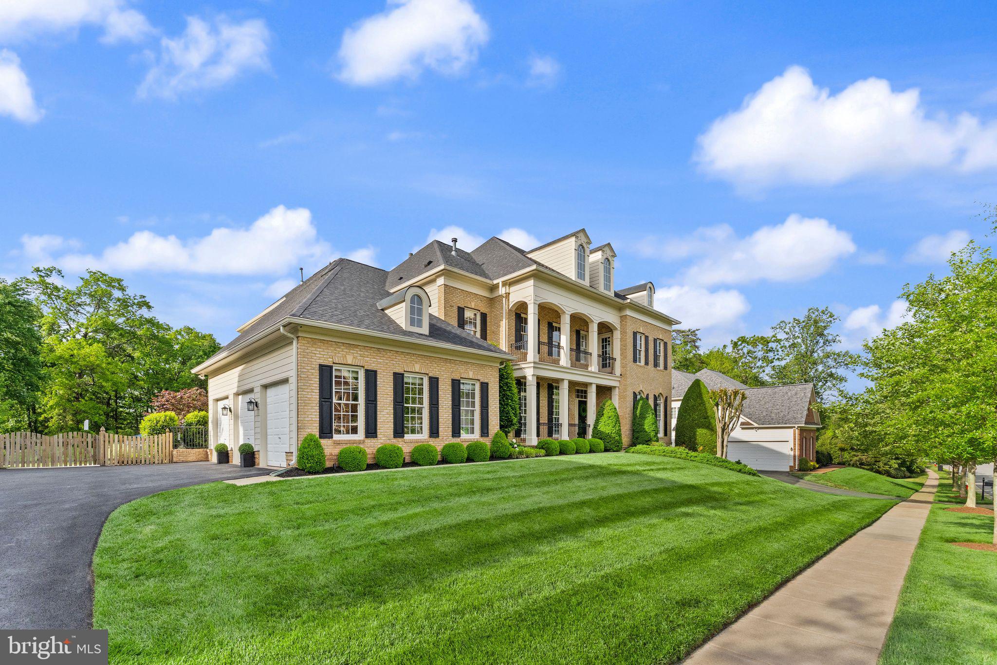 LANSDOWNE ON THE POTOMAC - Residential