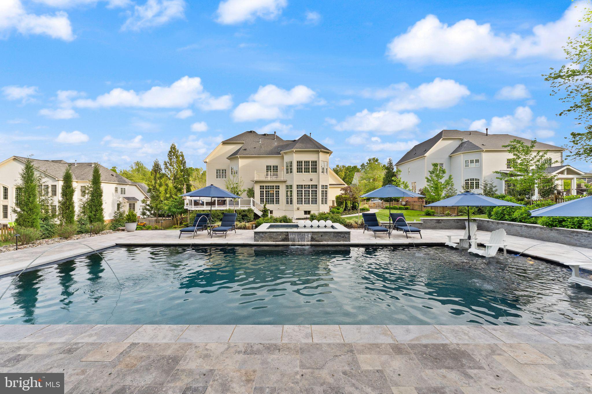 LANSDOWNE ON THE POTOMAC - Residential